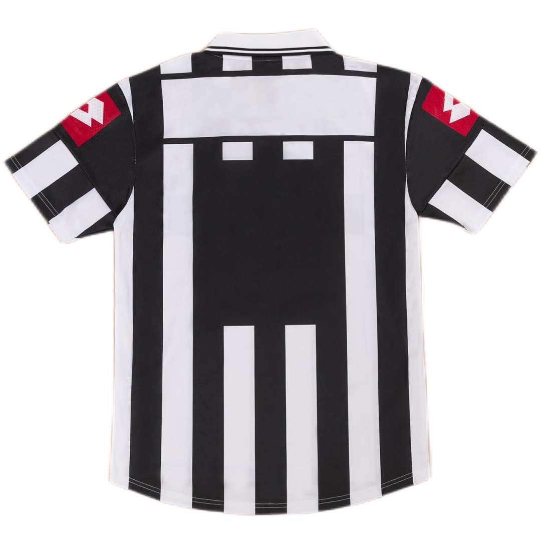 Retro Juventus Home Jersey 2001/02 (back view)