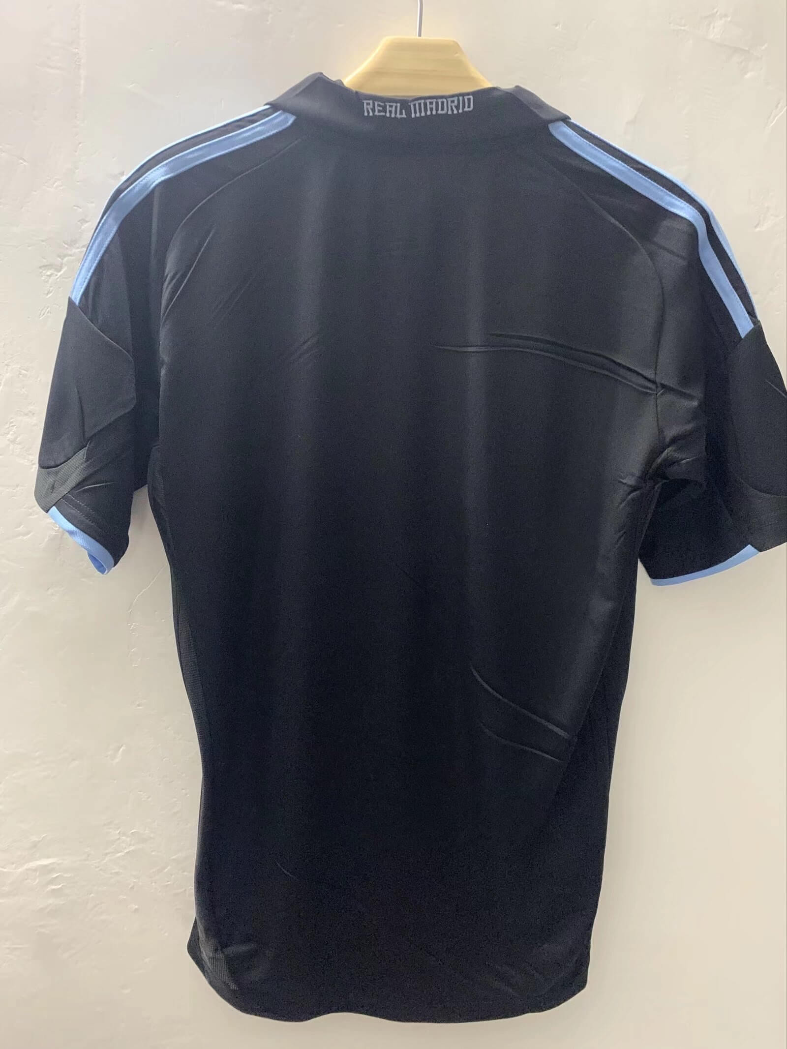 Retro Real Madrid Away Jersey 2009/10 (back view)