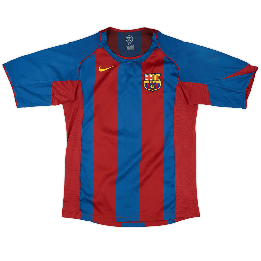 Ronaldinho #10 Retro Barcelona Home Jersey 2004/05 (back view)