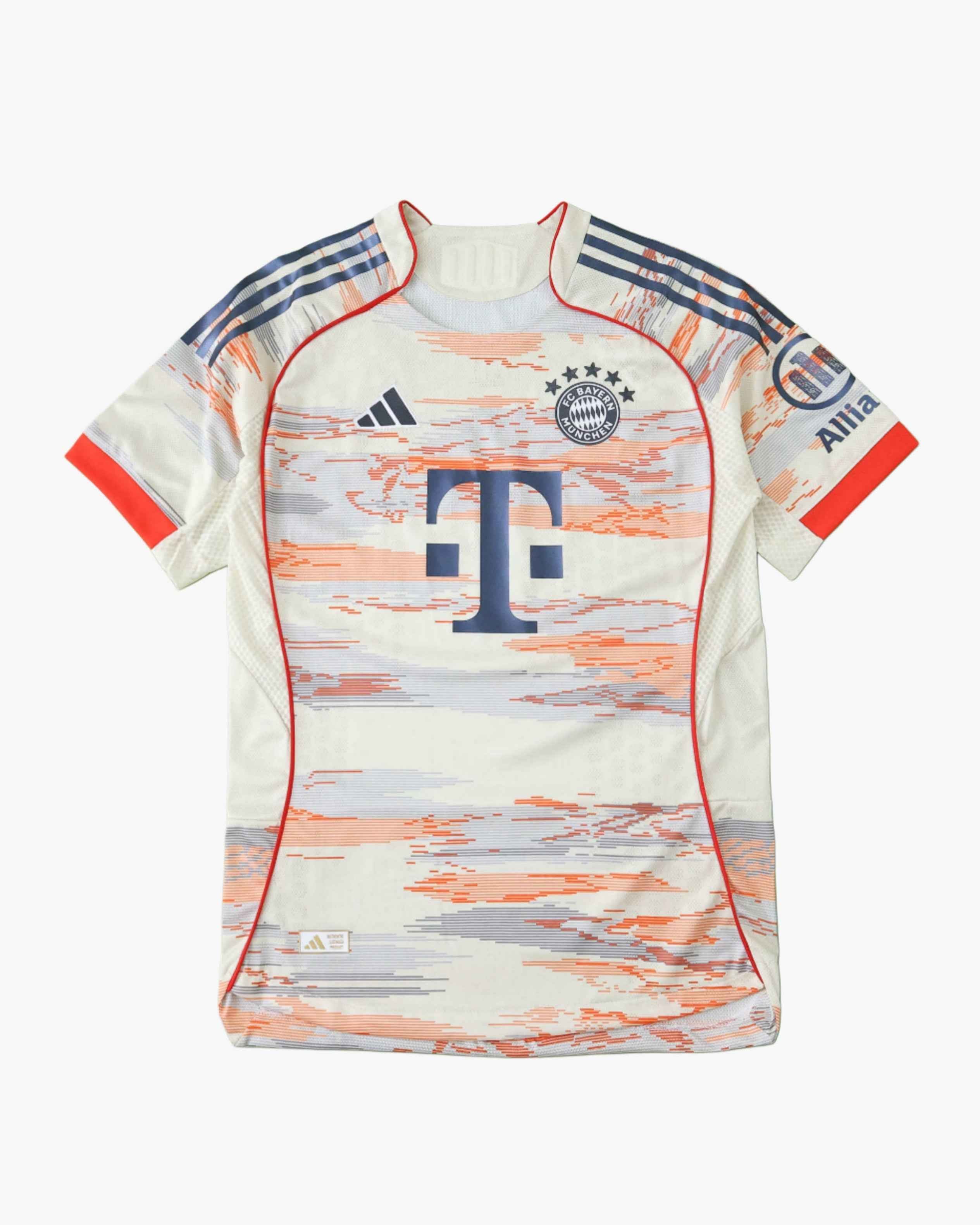 BAYERN MUNICH AWAY 2025/26 — premium football kit from Don's Jerseys